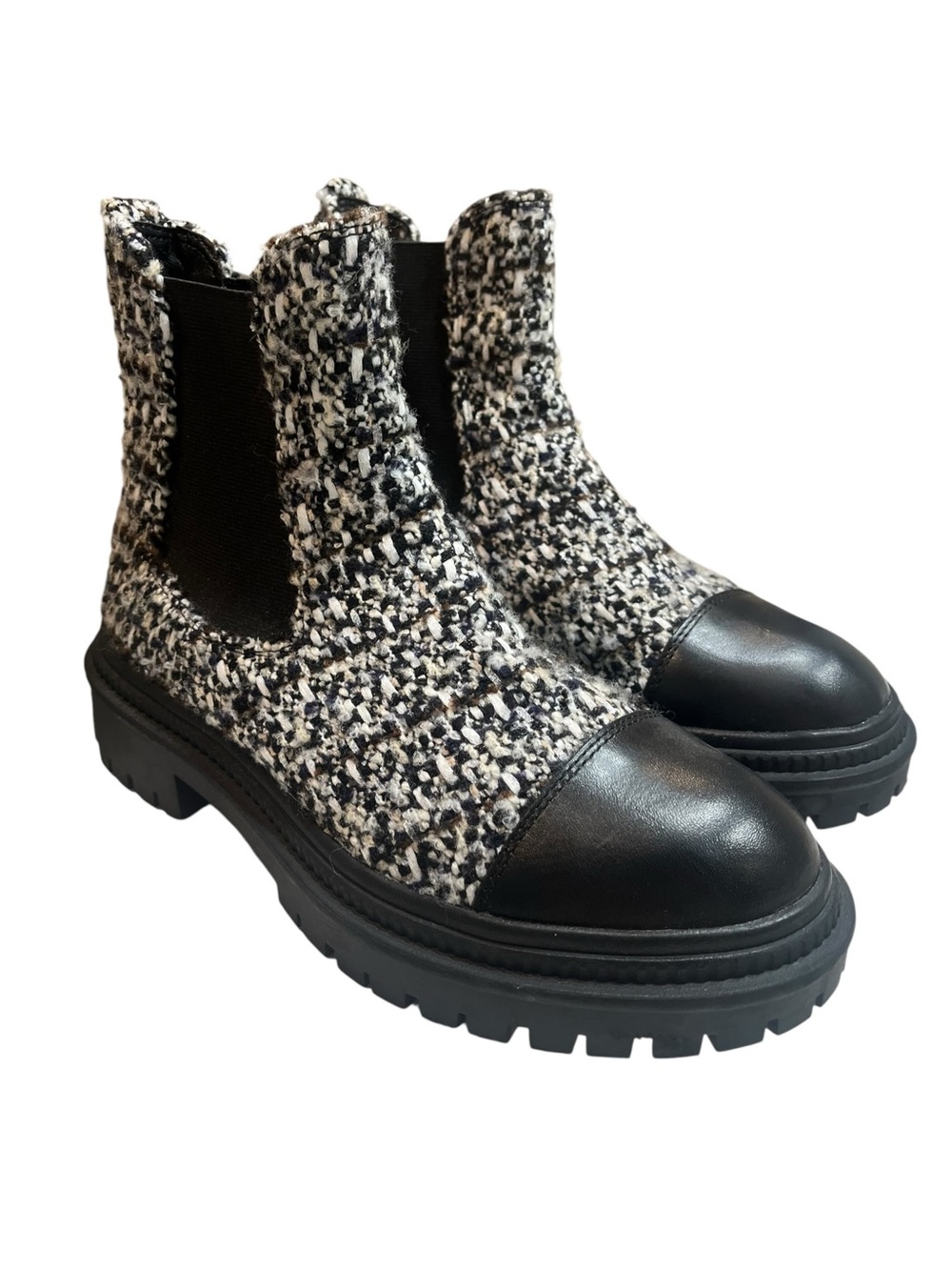 Steve Madden Tweed & Leather Ankle Boots w/Black Cap Toe - 7.5